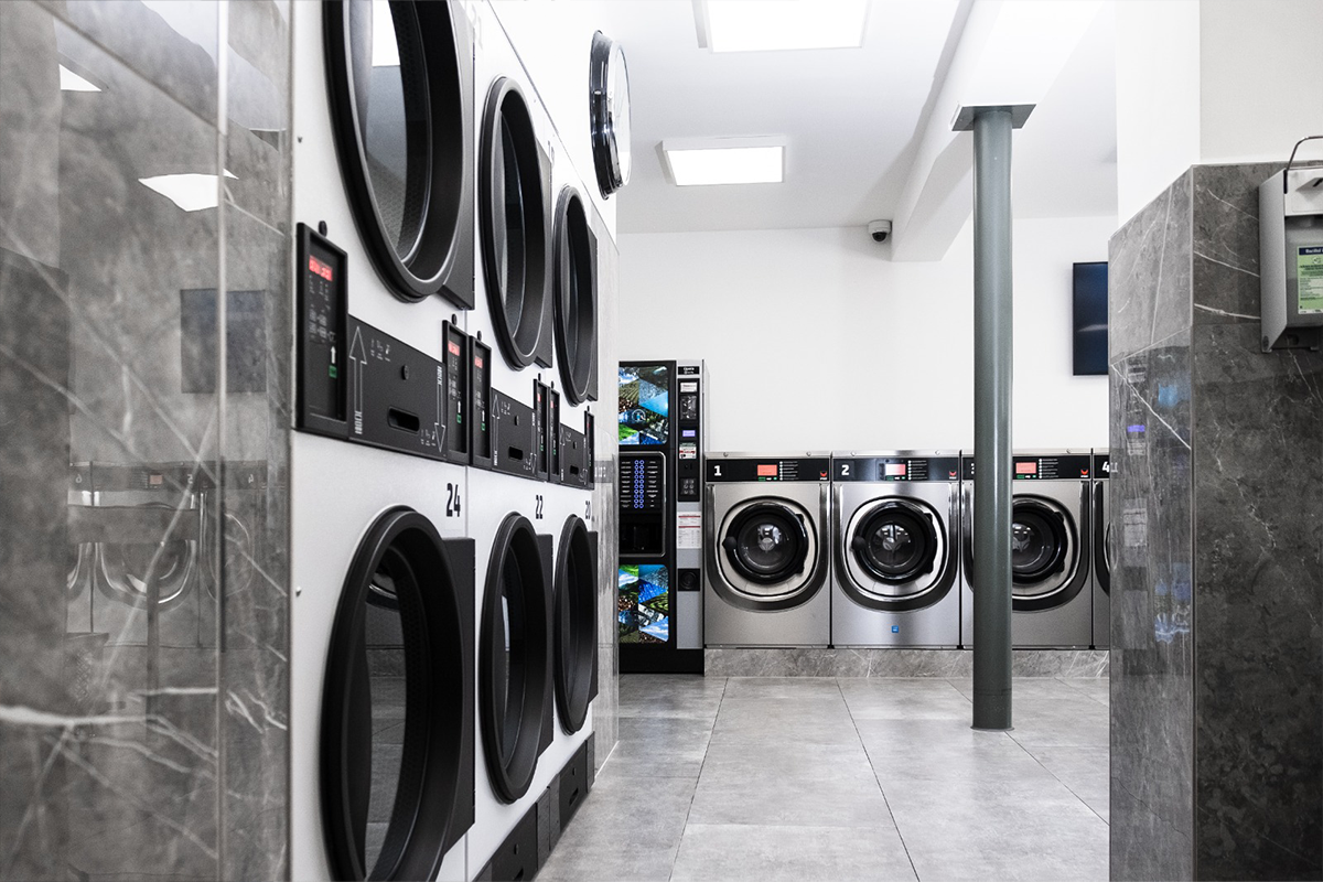 Professionelle Waschmaschinen im Waschsalon – sauber, effizient und zuverlässig